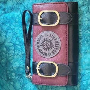 Supernatural wristlet